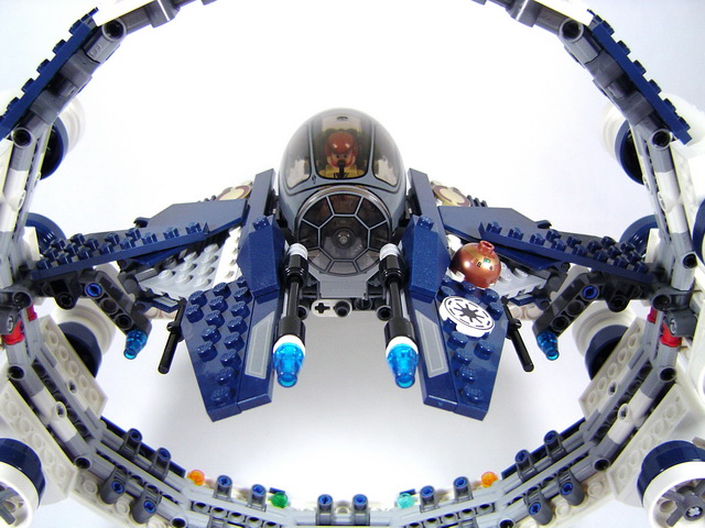 7661 - Jedi Starfighter avec anneau d'hyperpropulsion - LEGO Blog